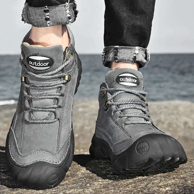Men’s Closed-Toe Lace-Up Hiking Shoes