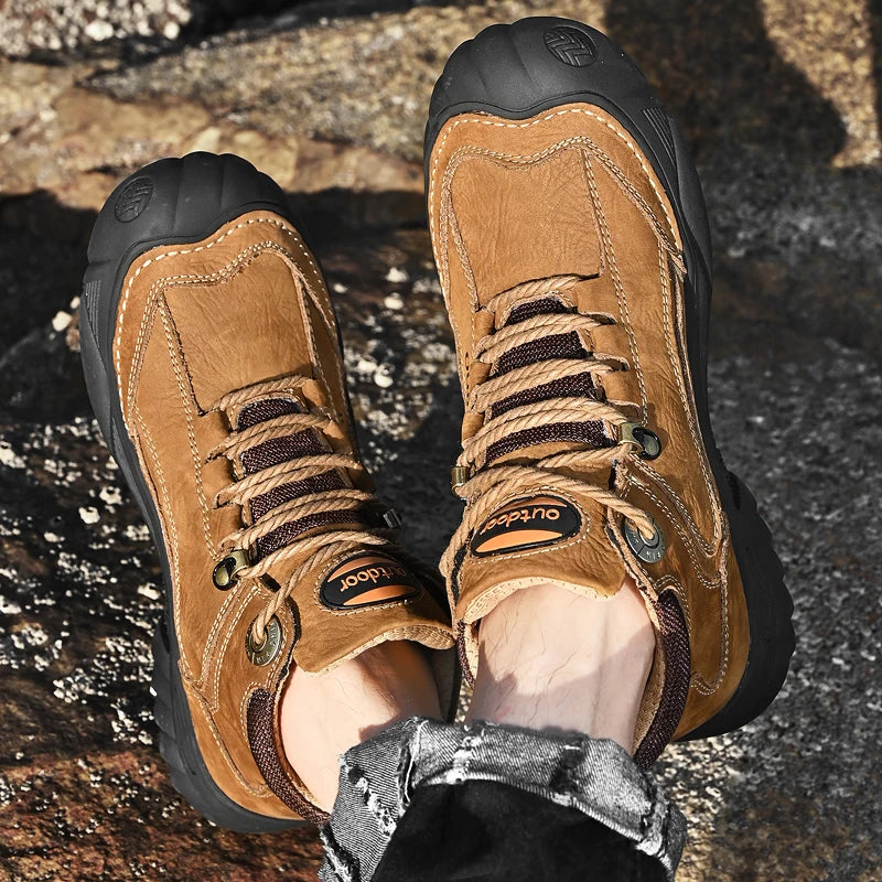 Men’s Closed-Toe Lace-Up Hiking Shoes