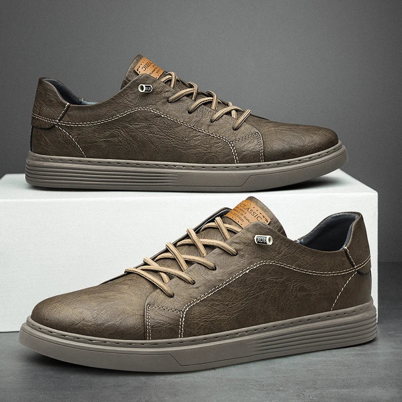 Men’s Low-Top Sneakers with Lace-Up Closure