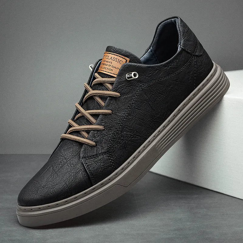 Men’s Low-Top Sneakers with Lace-Up Closure