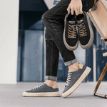 Men’s Contrast Sole Lace-Up Low Top Sneaker
