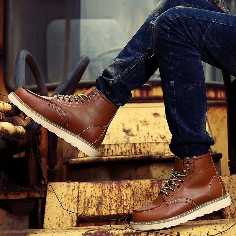 Men’s Lace-Up Moc Toe Contrast Sole Ankle Boots