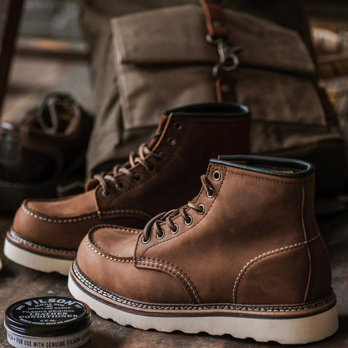 Men’s Lace-Up Moc Toe Rugged Work Boots