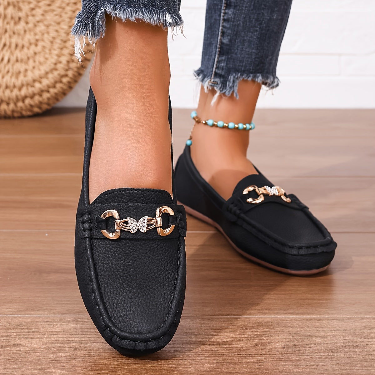 Women’s Mocassin Shoes with Metal Chain Detail and Moc Toe Stitching