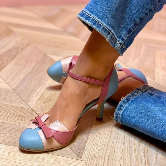 Women’s Closed-Toe Ankle Strap Heel Shoes