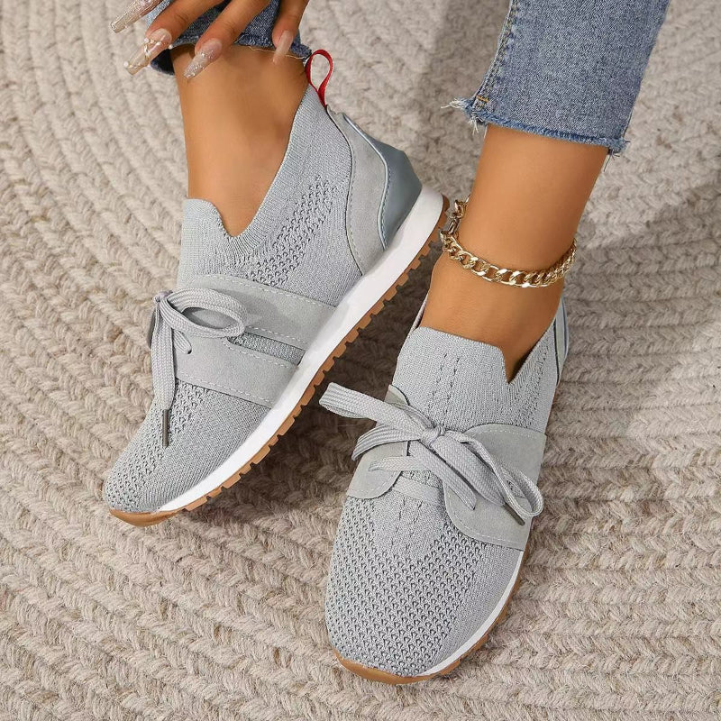 Women’s Closed-Toe Lace-Up Low-Top Shoes