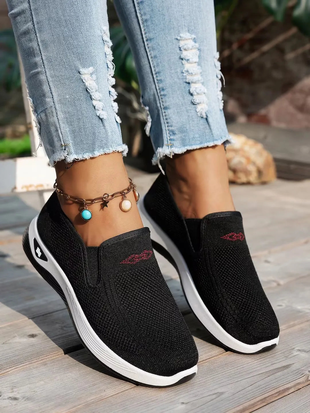 Women’s Closed-Toe Low-Top Slip-On Shoes