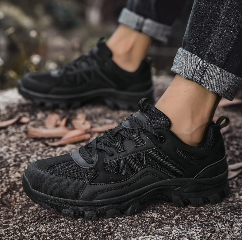 Women’s Low-Top Lace-Up Hiking Shoes