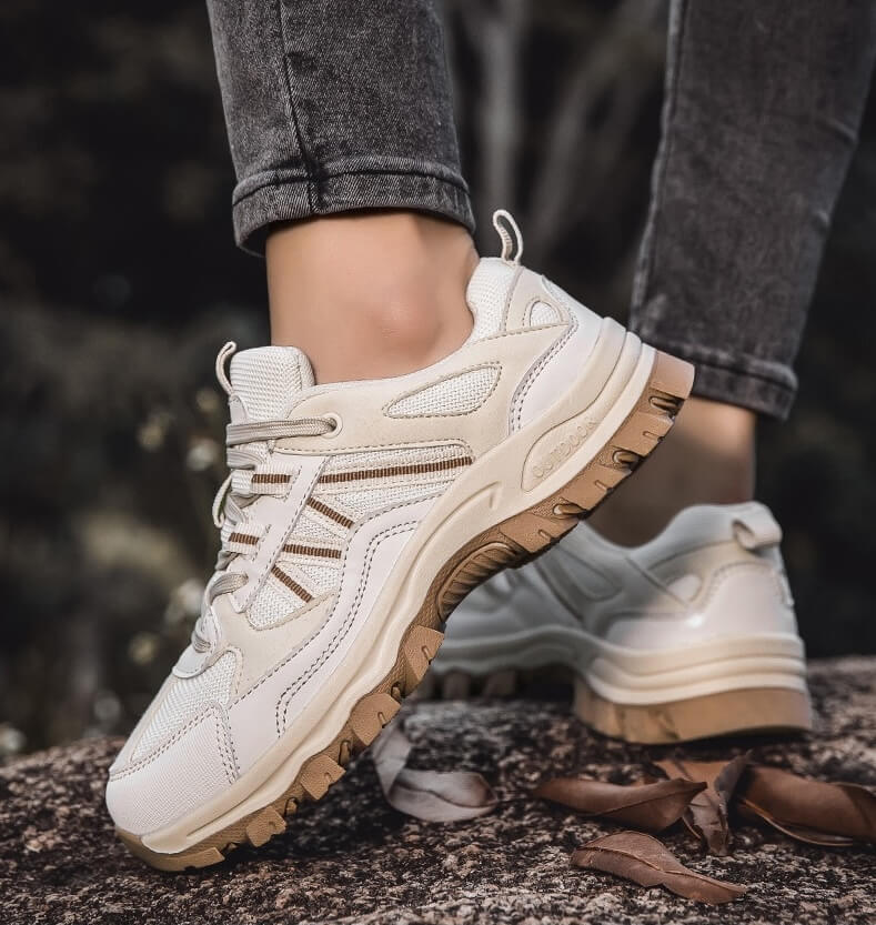 Women’s Low-Top Lace-Up Hiking Shoes