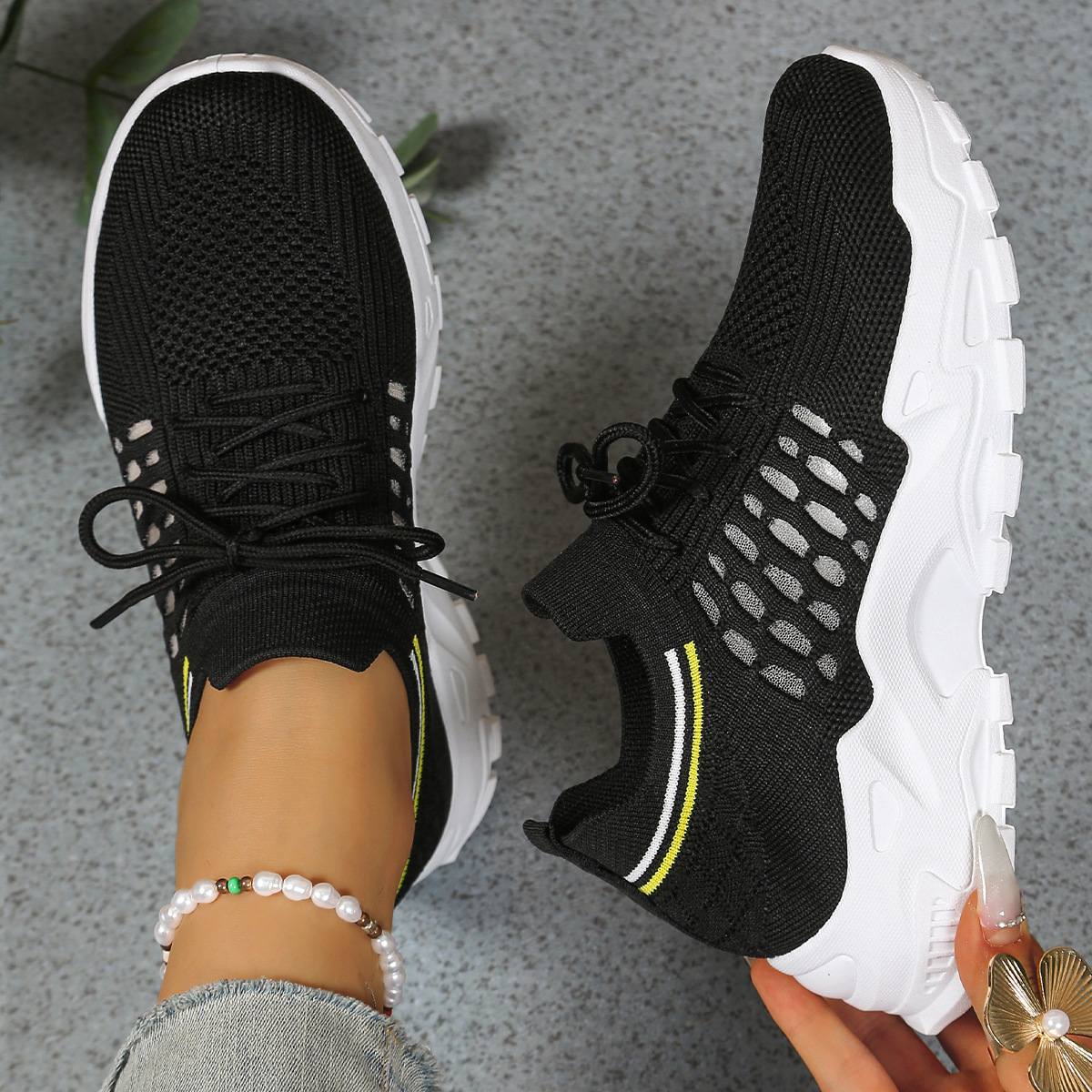 Women's Chunky Sole Rounded Toe Lace Up Sneakers
