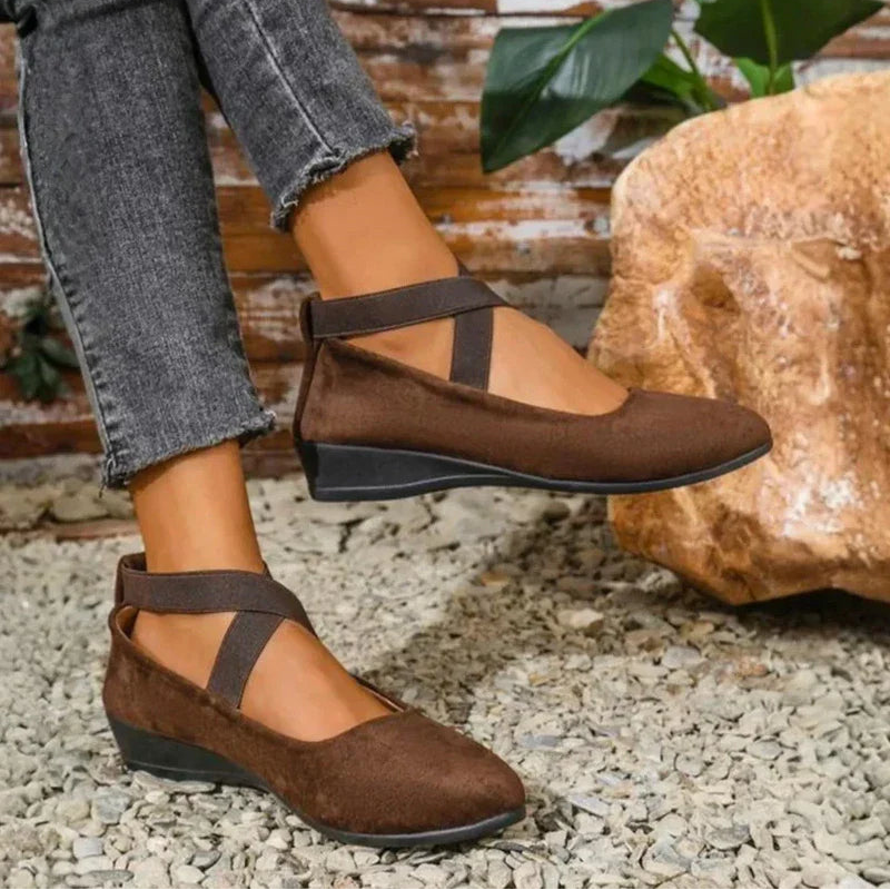 Women’s Closed-Toe Strap Mary Jane Shoes