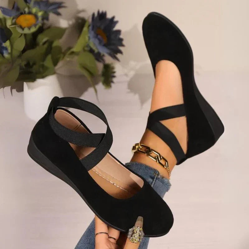 Women’s Closed-Toe Strap Mary Jane Shoes
