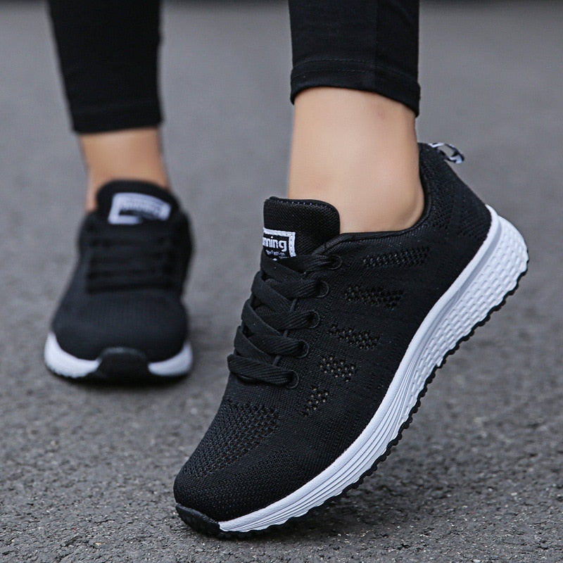 Women’s Lace-Up Low-Top Running Sneakers