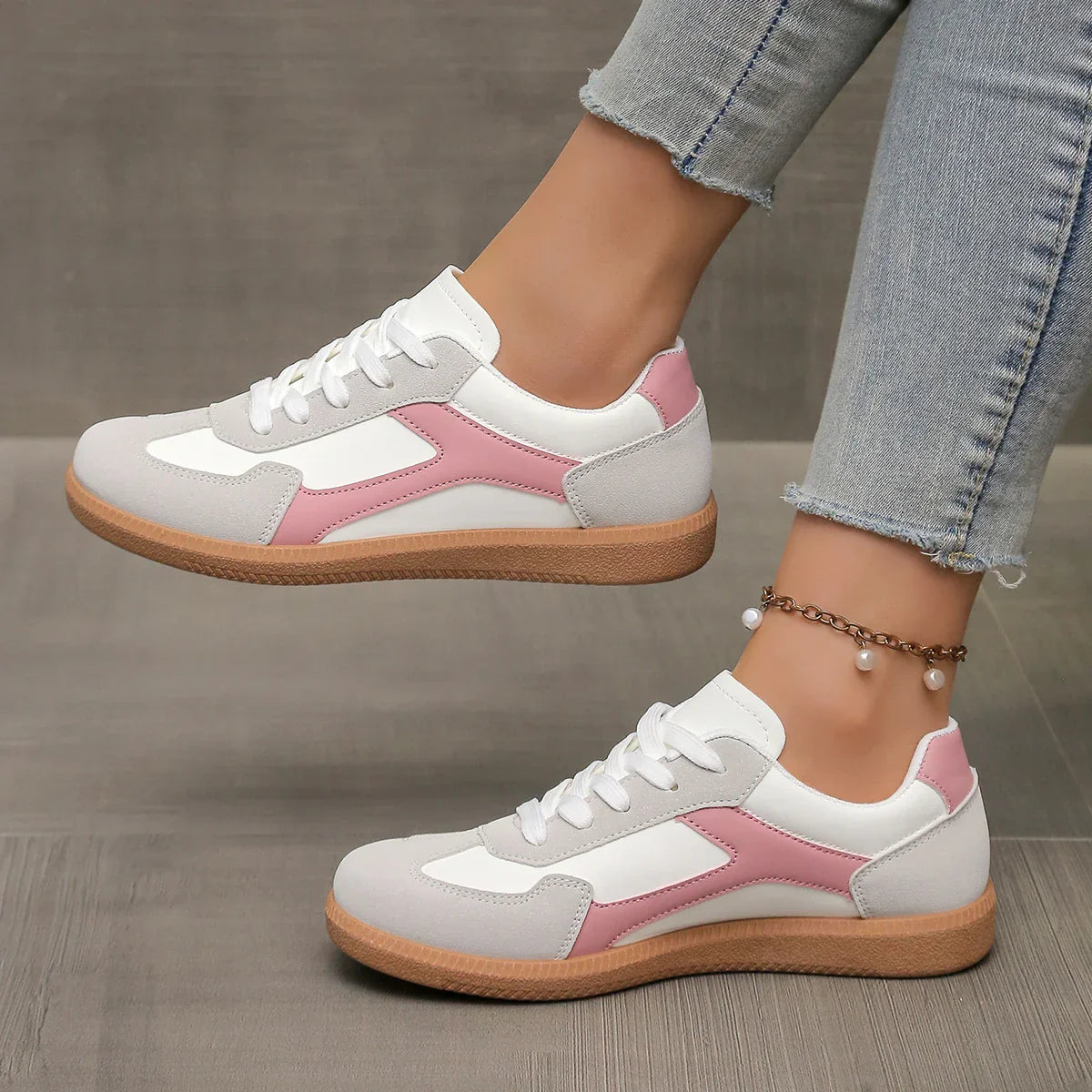 Women's Lace Up Panel Contrast Low Top Round Toe Sneakers