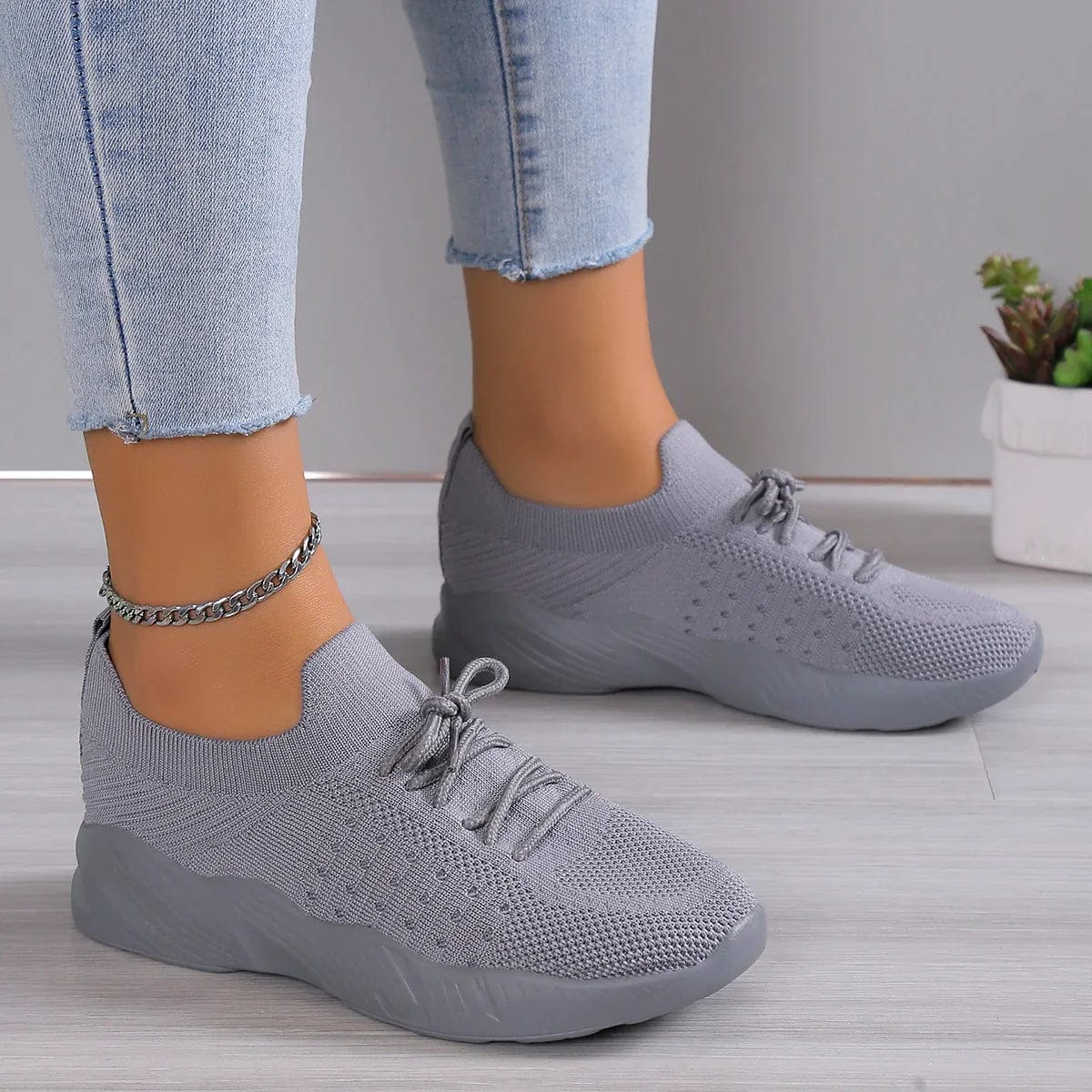 Women’s Lace Up Textured Upper Thick Sole Shoes