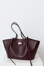Women’s Large Shoulder Tote Bag with Turn Lock Detail