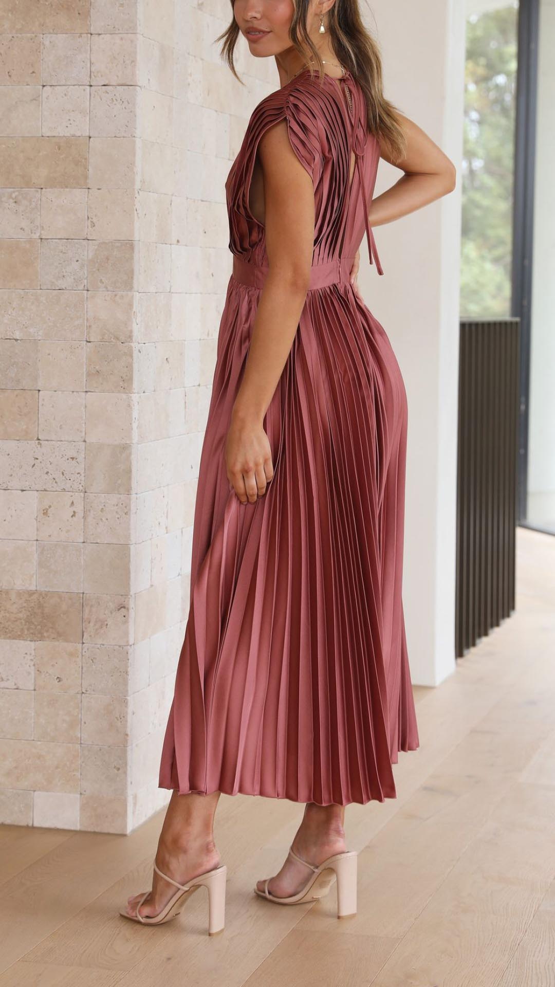 Women’s Pleated V Neck Cap Sleeve Midi Wedding Guest Dress