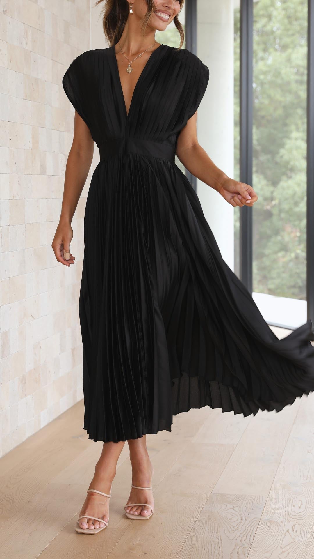 Women’s Pleated V Neck Cap Sleeve Midi Wedding Guest Dress