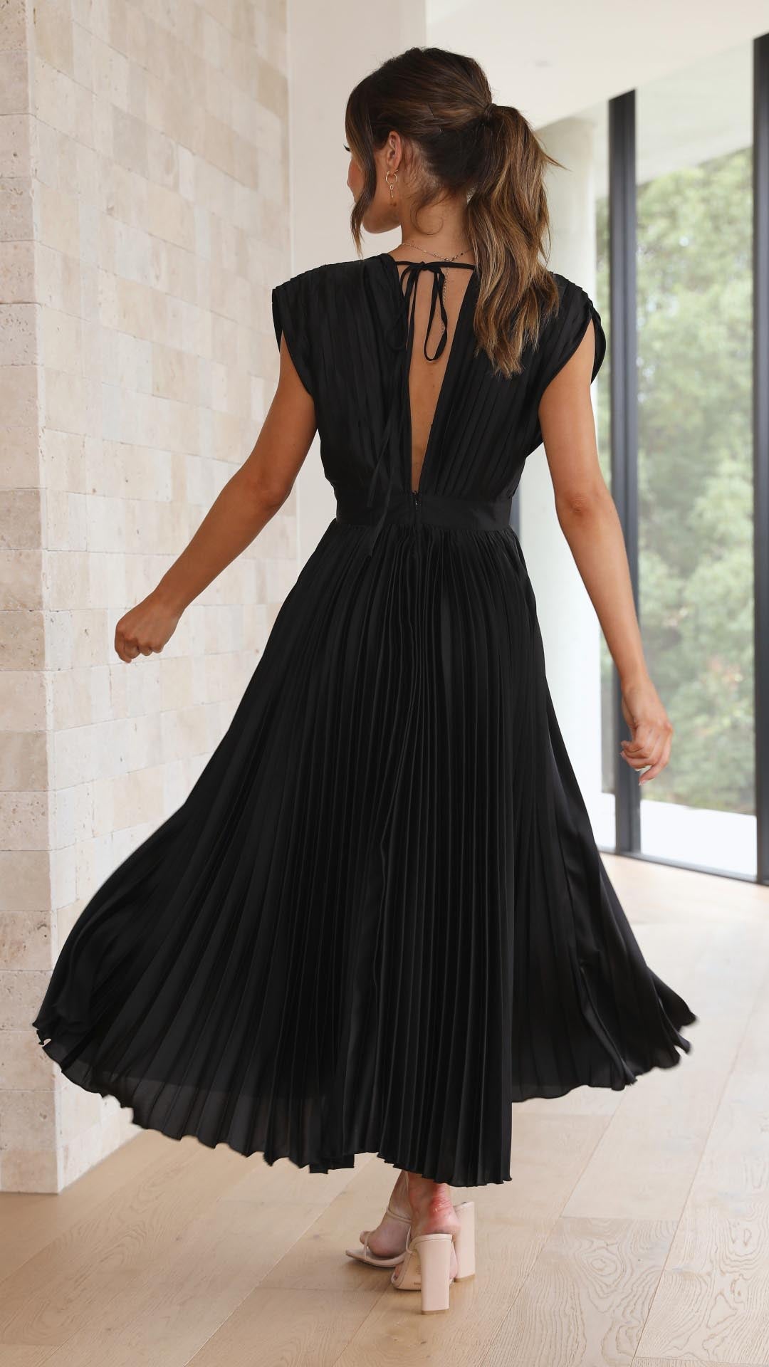 Women’s Pleated V Neck Cap Sleeve Midi Wedding Guest Dress