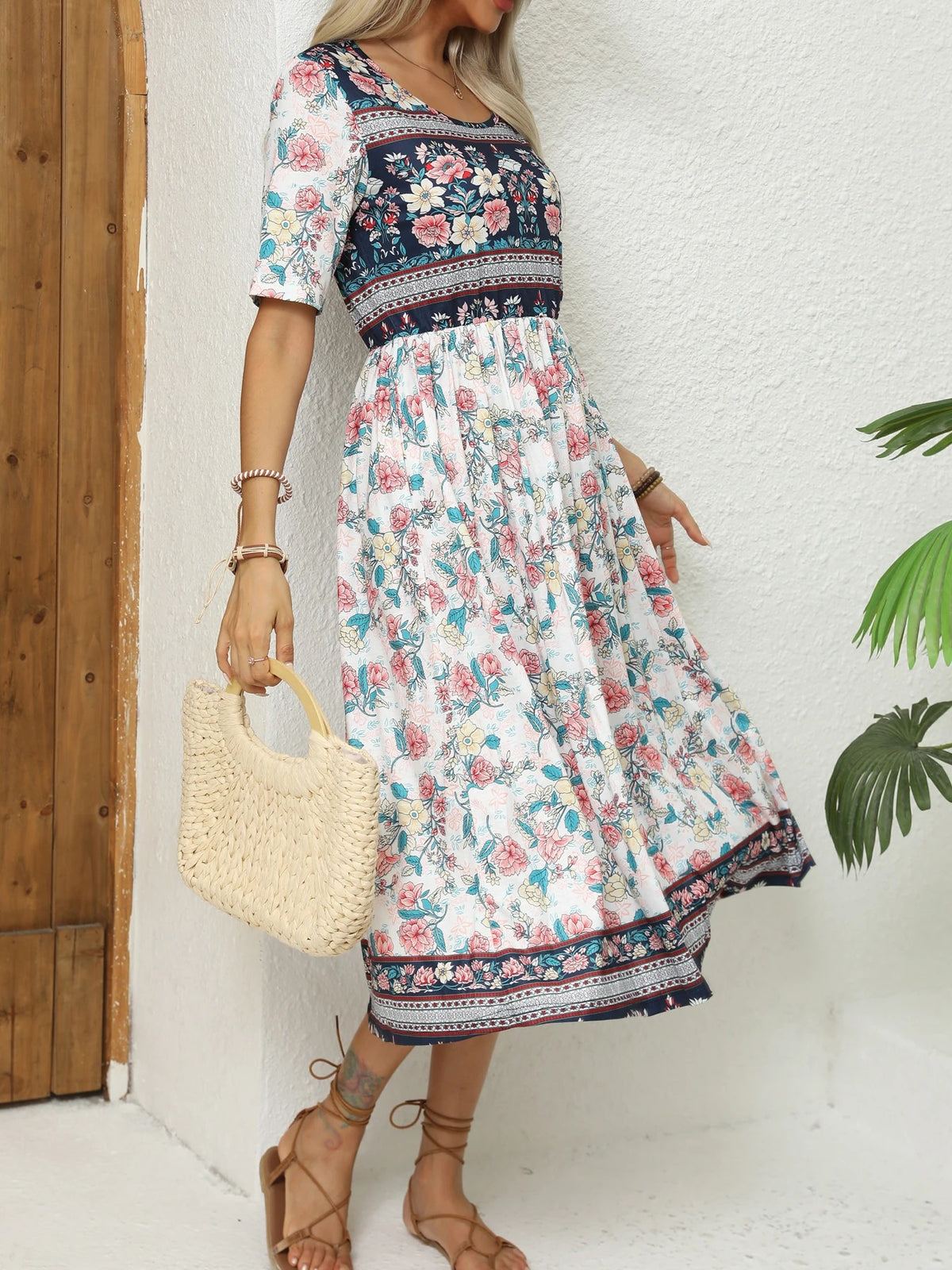 Women's Short Sleeves Printed Scoop Neck Midi Sundress