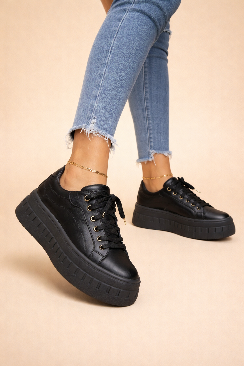 Women's Thick Sole Lace Up Platform Sneakers