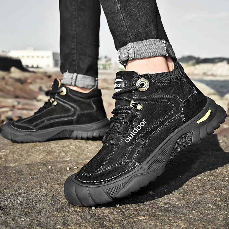 Men’s Closed-Toe Lace-Up Hiking Shoes