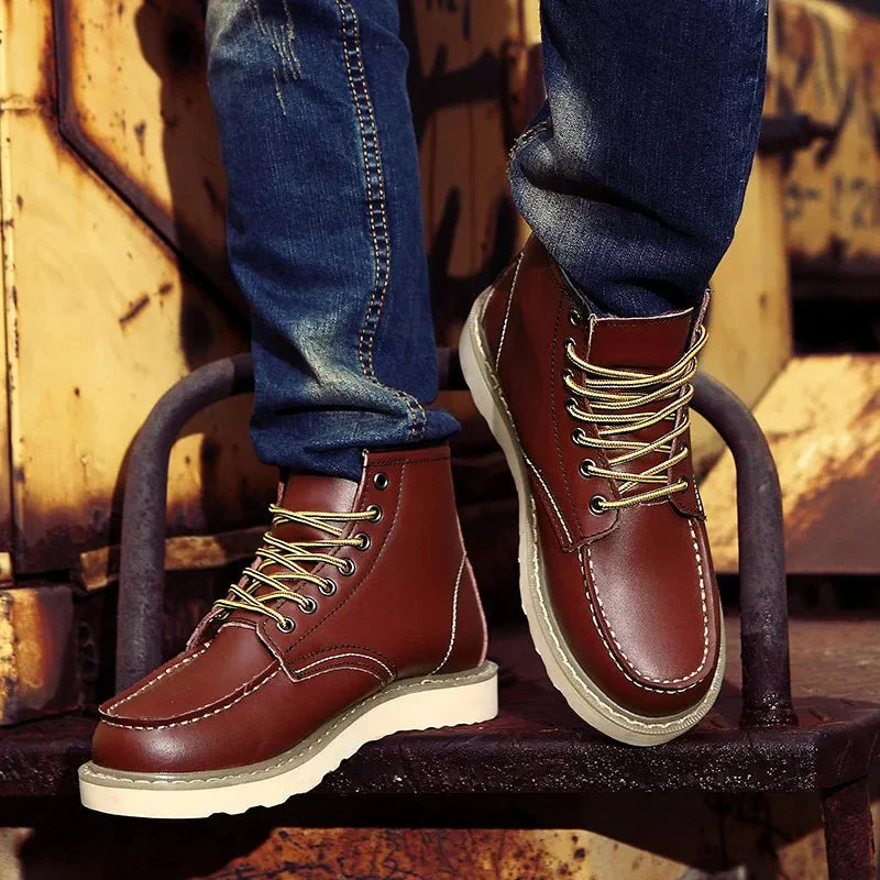 Men’s Lace-Up Moc Toe Contrast Sole Ankle Boots