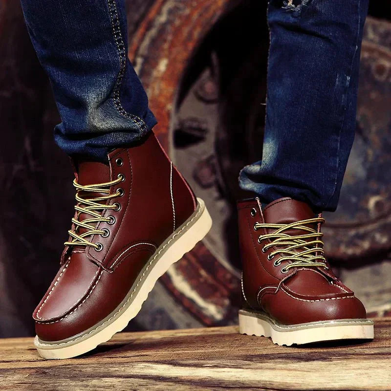 Men’s Lace-Up Moc Toe Contrast Sole Ankle Boots