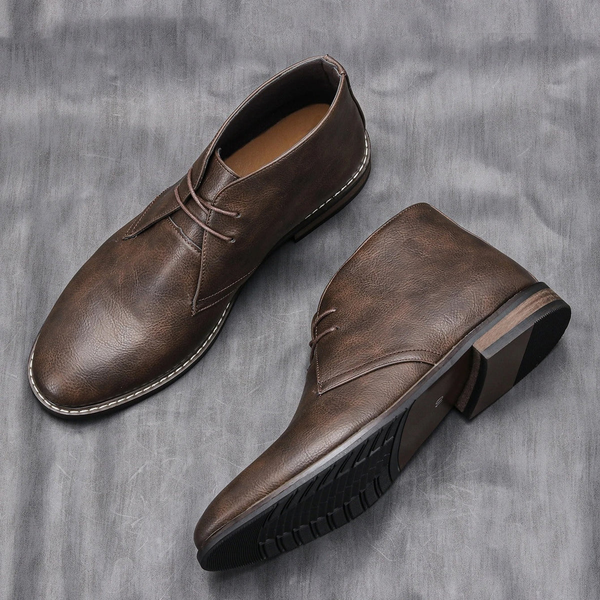 Men's Plain Toe Lace Up Chukka Boots