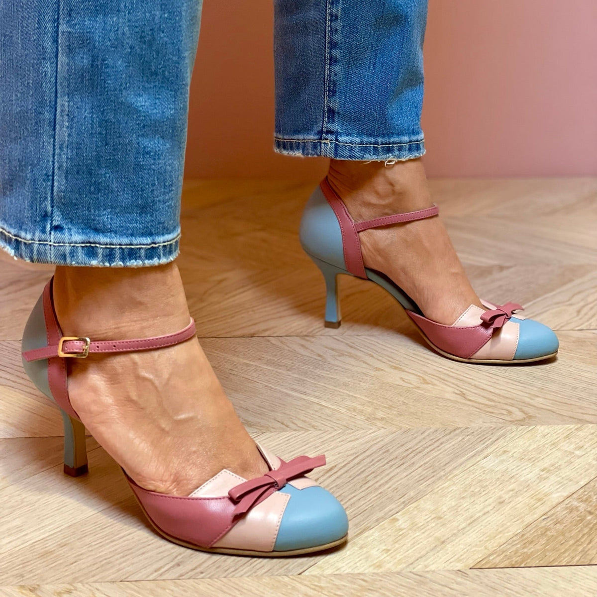 Women’s Closed-Toe Ankle Strap Heel Shoes