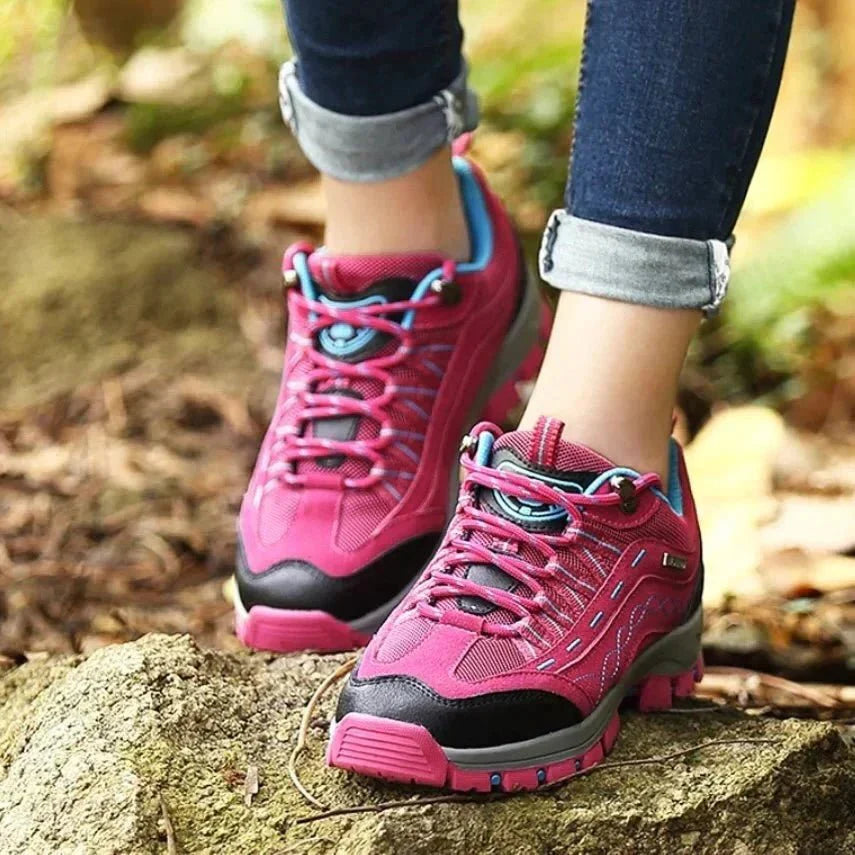Women’s Low-Cut Lace-Up Hiking Shoes