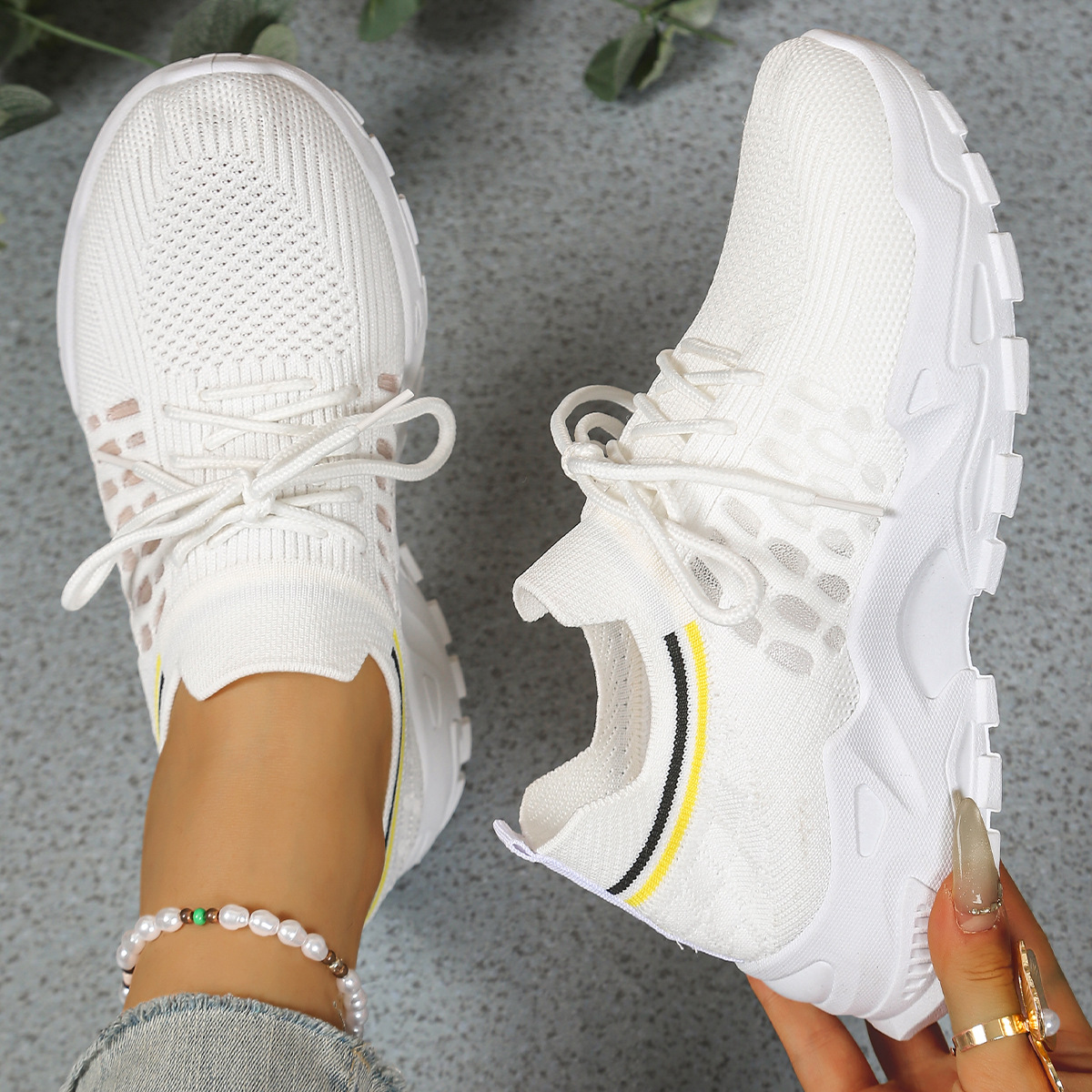 Women's Chunky Sole Rounded Toe Lace Up Sneakers