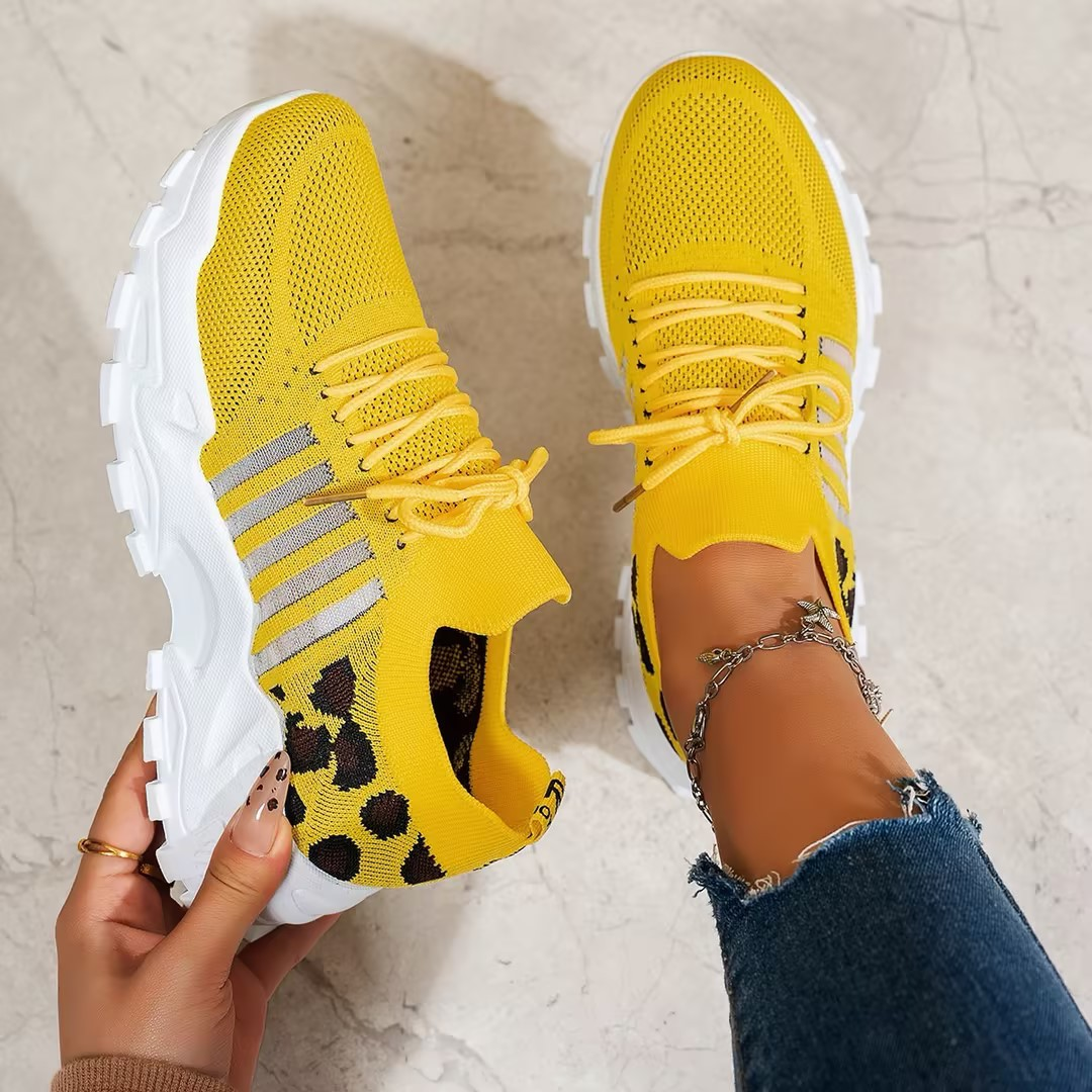 Women's Chunky Sole Rounded Toe Lace Up Sneakers