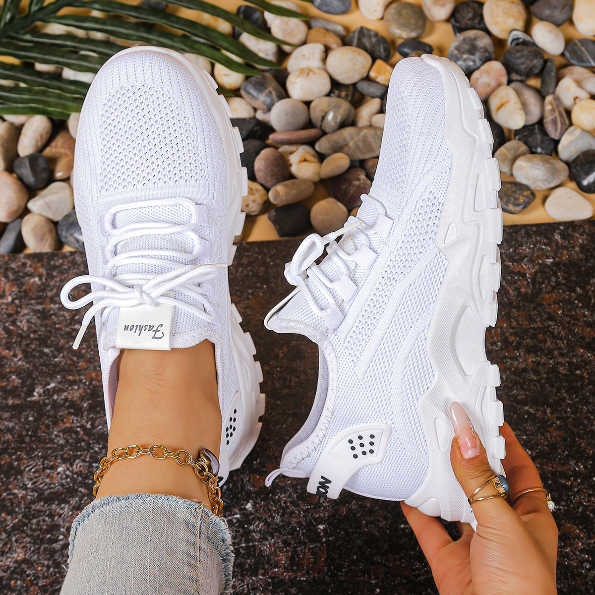 Women's Chunky Sole Rounded Toe Lace Up Sneakers
