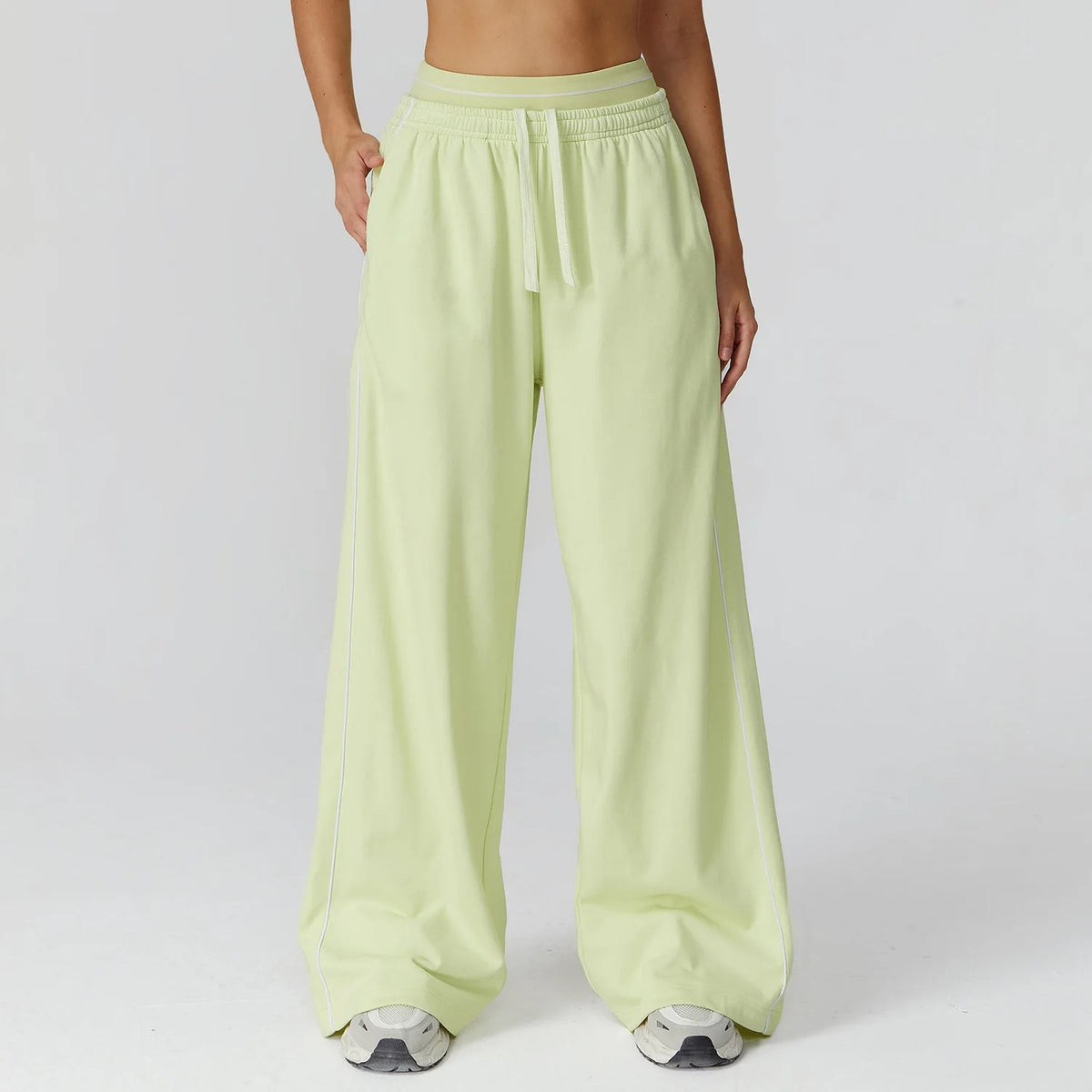 Women’s Elastic Waist Wide Leg Sweatpants