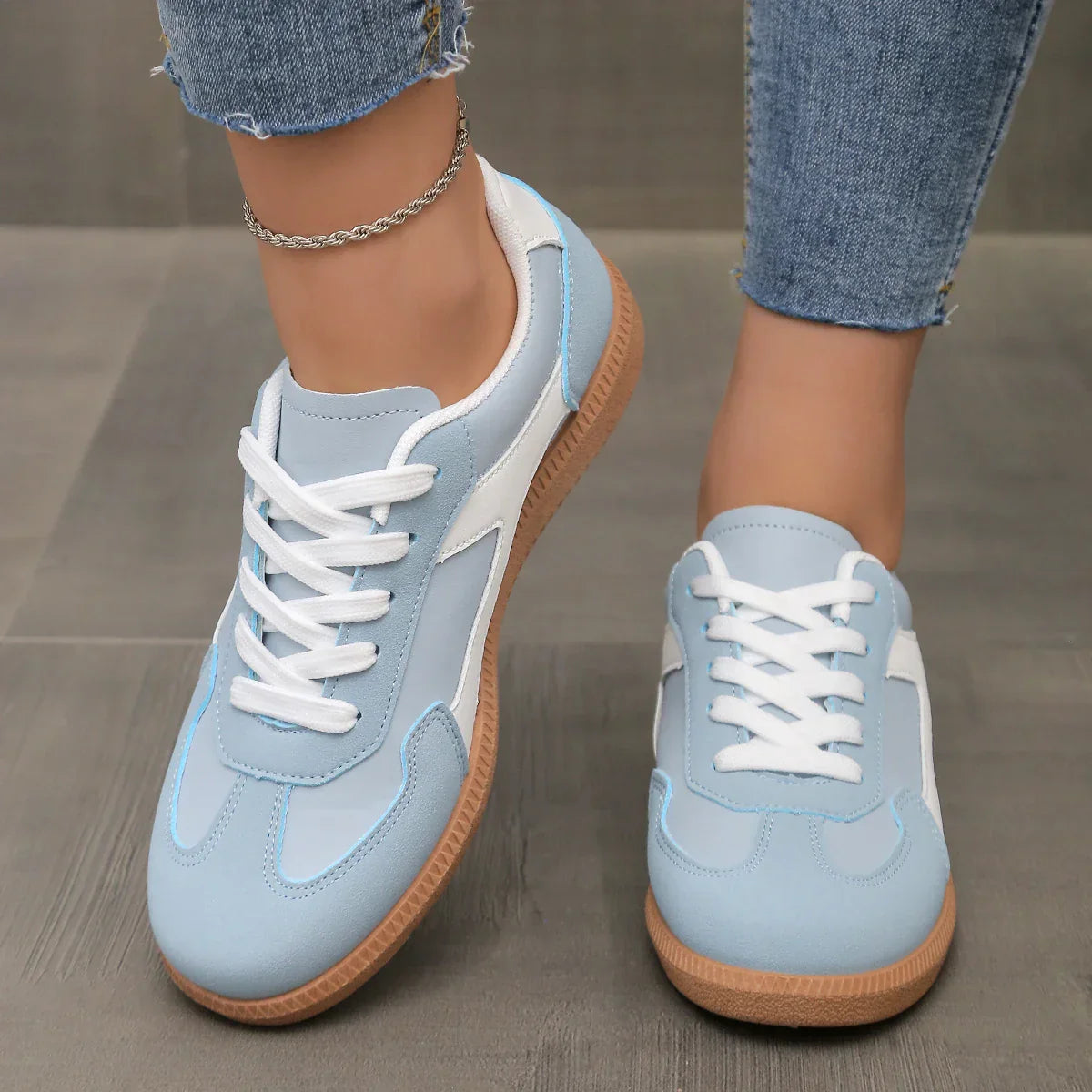 Women's Lace Up Panel Contrast Low Top Round Toe Sneakers