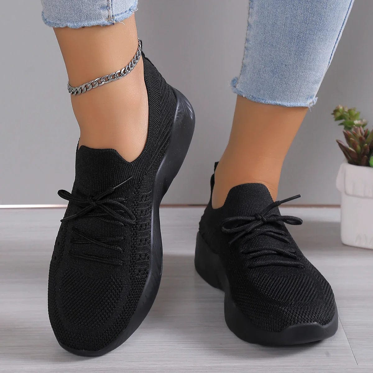 Women’s Lace Up Textured Upper Thick Sole Shoes
