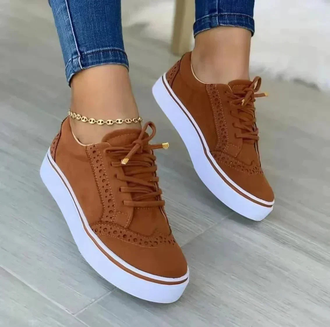 Women's Lace Up Wingtip Low Top Sneakers