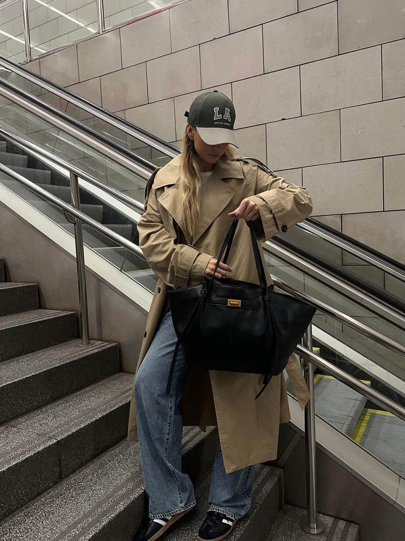 Women’s Large Shoulder Tote Bag with Turn Lock Detail