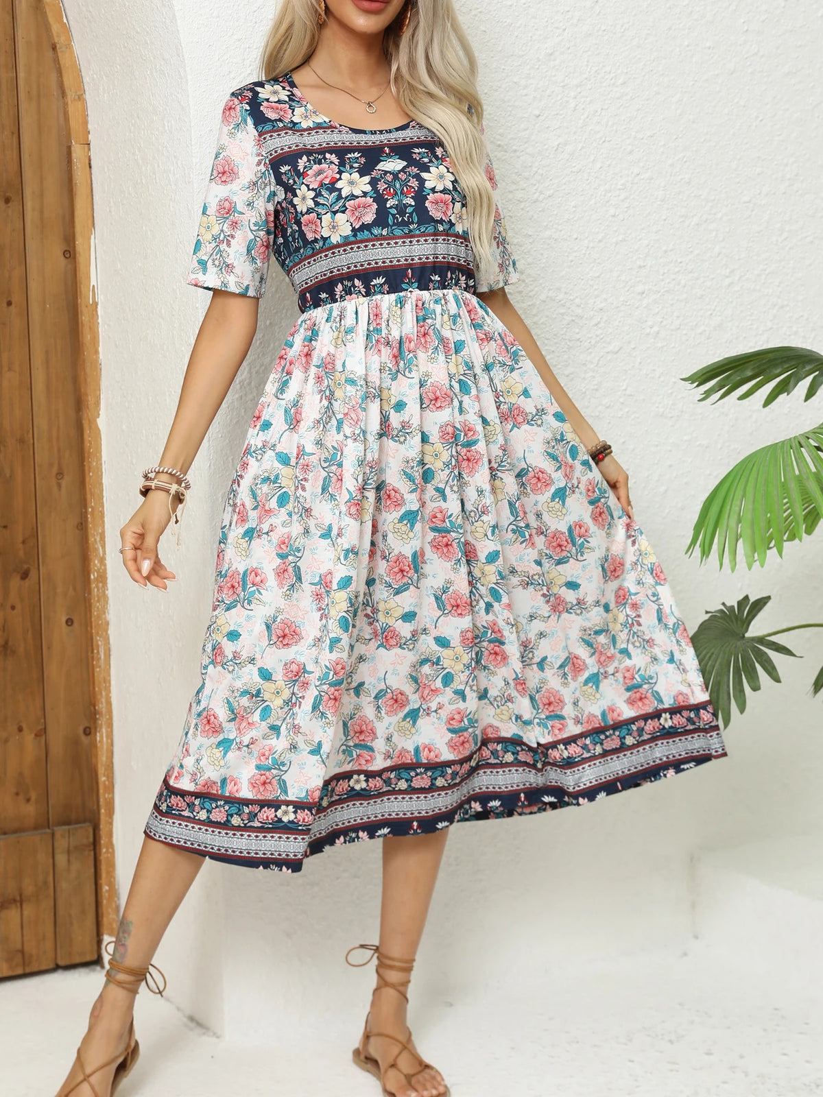 Women's Short Sleeves Printed Scoop Neck Midi Sundress