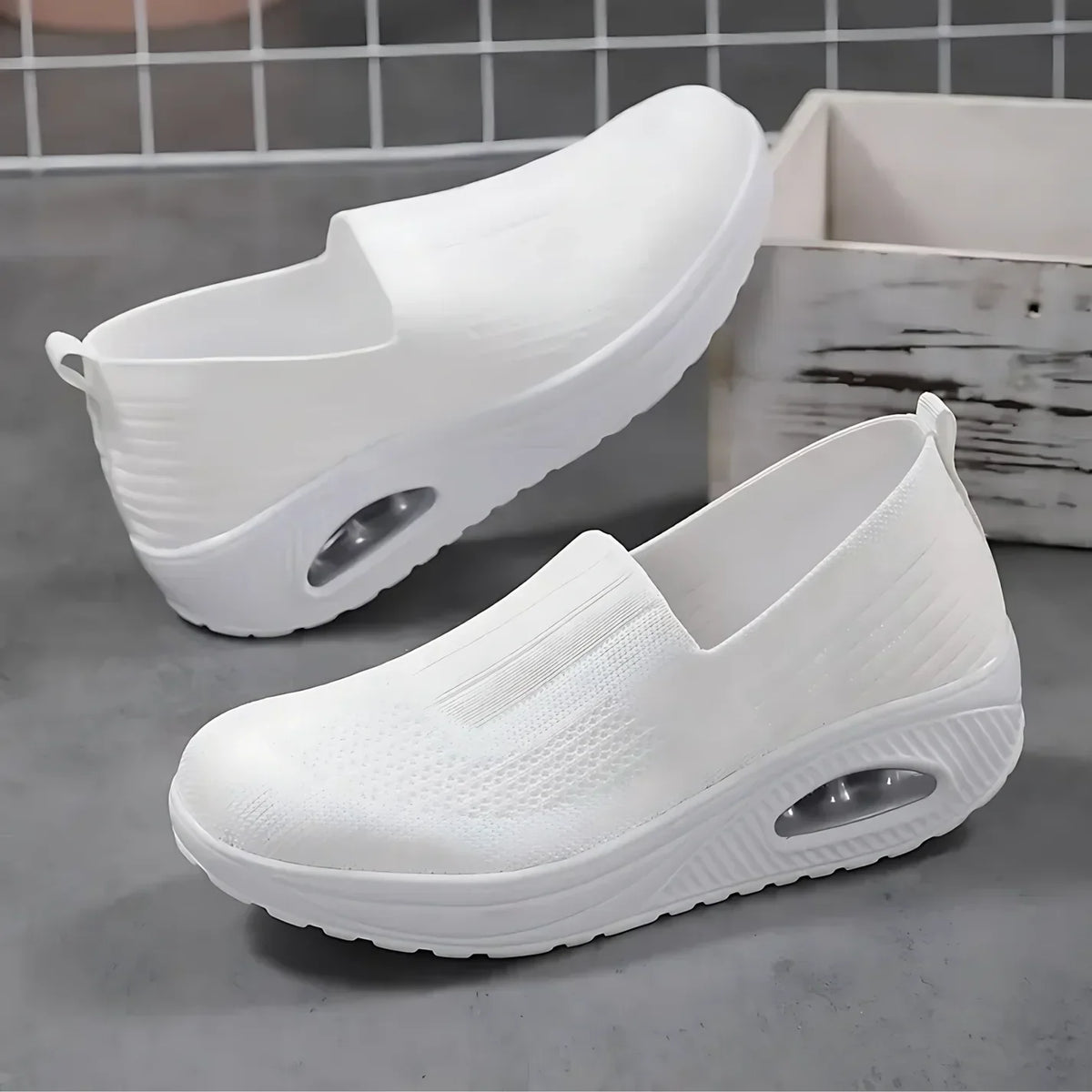 Women's Slip On Knit Round Toe Pull Tab Raised Sole Edge Platform Sneakers