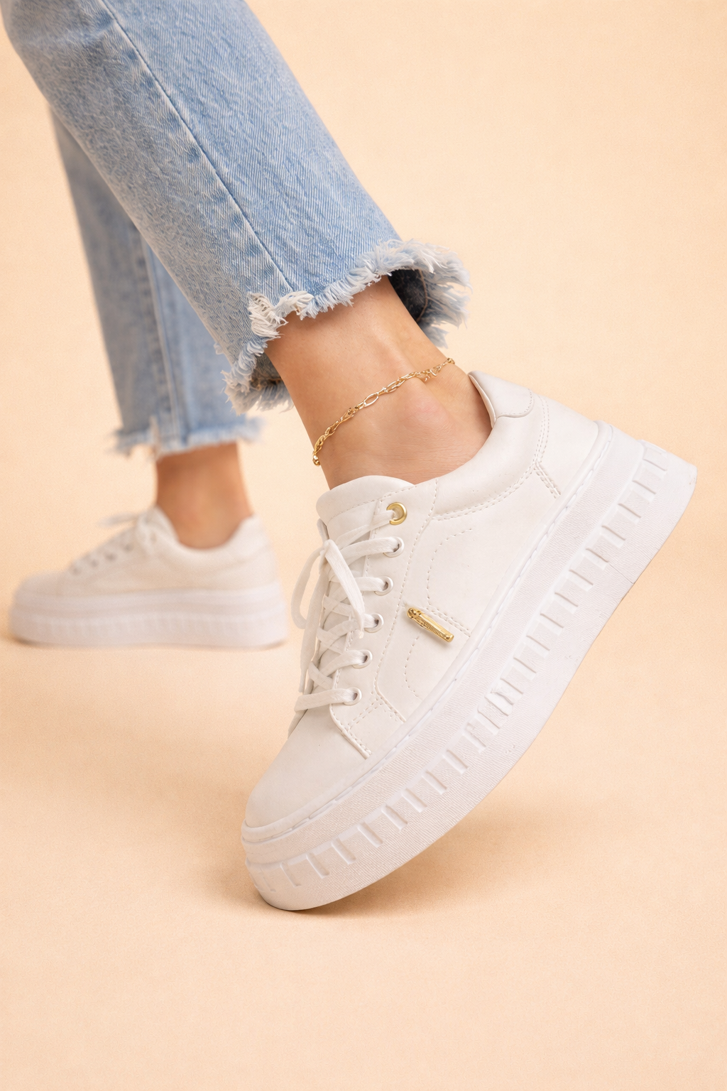 Women's Thick Sole Lace Up Platform Sneakers
